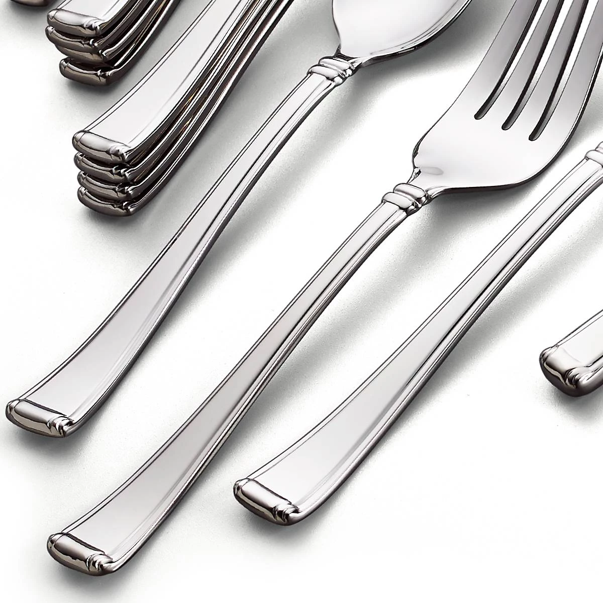 Gorham Column™ 45-piece Flatware Set 3 Gorham Column™ 45-piece Flatware Set